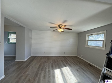 First Street, Elizabethtown, Kentucky 42701, ,1 BathroomBathrooms,For Sale,First Street,HK24004606