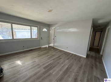 First Street, Elizabethtown, Kentucky 42701, ,1 BathroomBathrooms,For Sale,First Street,HK24004606