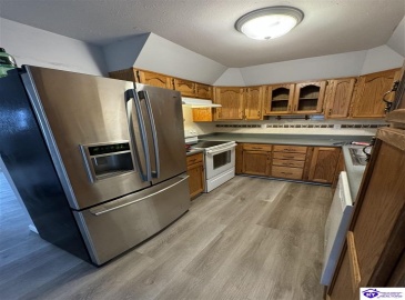 First Street, Elizabethtown, Kentucky 42701, ,1 BathroomBathrooms,For Sale,First Street,HK24004606