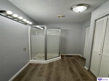 First Street, Elizabethtown, Kentucky 42701, ,1 BathroomBathrooms,For Sale,First Street,HK24004606