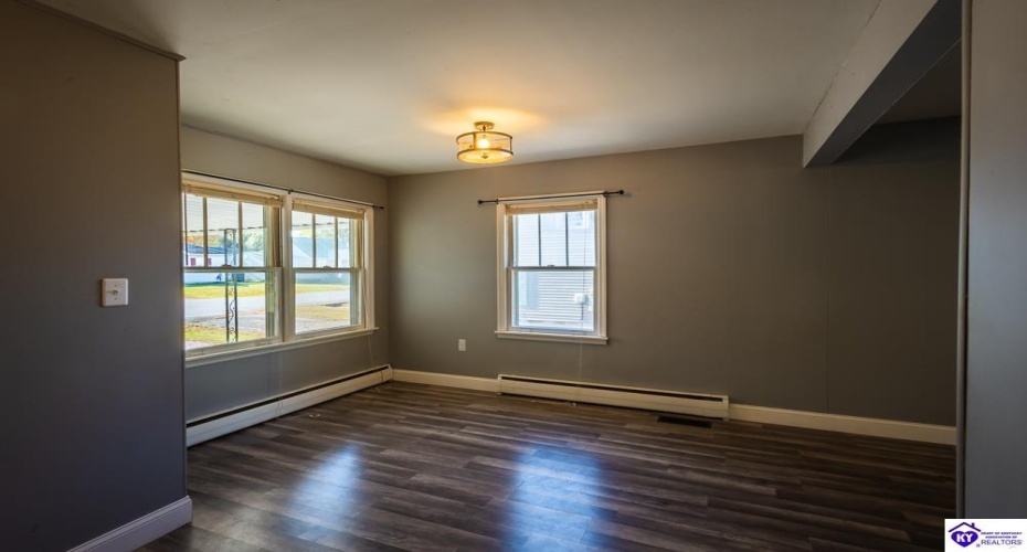 Maple Avenue, Hodgenville, Kentucky 42748, ,2 BathroomsBathrooms,For Sale,Maple Avenue,HK24004104