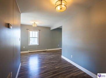 Maple Avenue, Hodgenville, Kentucky 42748, ,2 BathroomsBathrooms,For Sale,Maple Avenue,HK24004104