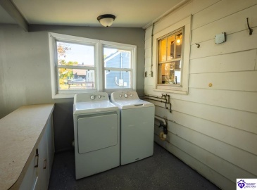 Maple Avenue, Hodgenville, Kentucky 42748, ,2 BathroomsBathrooms,For Sale,Maple Avenue,HK24004104