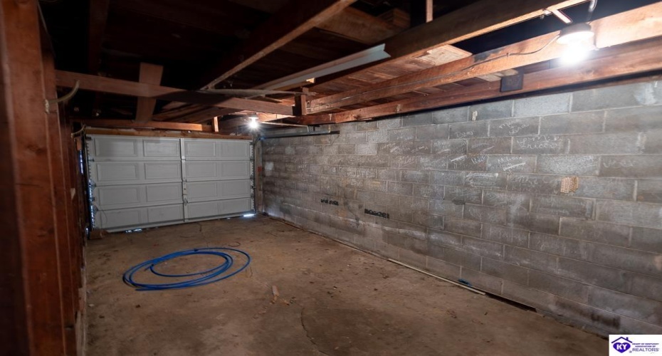 Maple Avenue, Hodgenville, Kentucky 42748, ,2 BathroomsBathrooms,For Sale,Maple Avenue,HK24004104