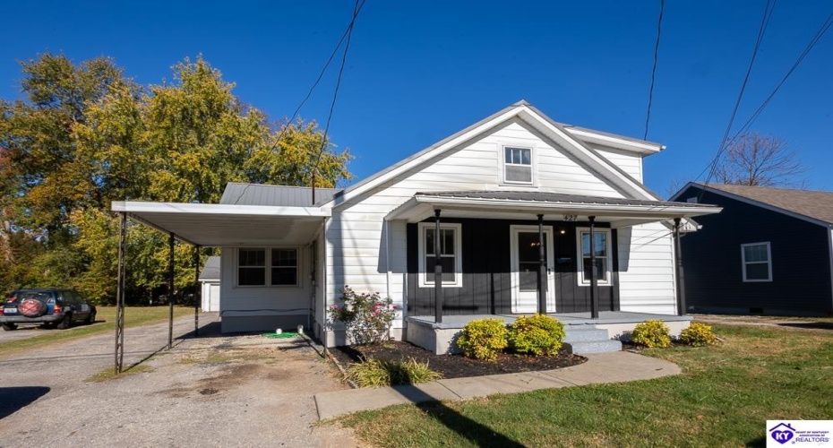 Maple Avenue, Hodgenville, Kentucky 42748, ,2 BathroomsBathrooms,For Sale,Maple Avenue,HK24004104