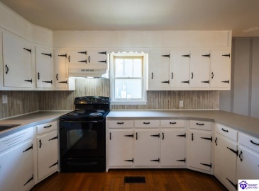 Maple Avenue, Hodgenville, Kentucky 42748, ,2 BathroomsBathrooms,For Sale,Maple Avenue,HK24004104