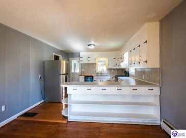 Maple Avenue, Hodgenville, Kentucky 42748, ,2 BathroomsBathrooms,For Sale,Maple Avenue,HK24004104