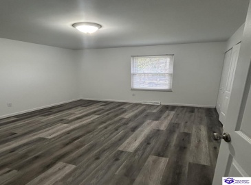 Thomas Street, Radcliff, Kentucky 40160, ,2 BathroomsBathrooms,For Sale,Thomas Street,HK24004607