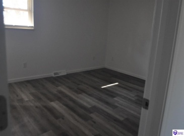 Thomas Street, Radcliff, Kentucky 40160, ,2 BathroomsBathrooms,For Sale,Thomas Street,HK24004607