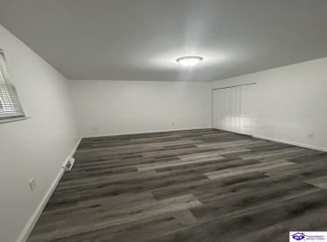 Thomas Street, Radcliff, Kentucky 40160, ,2 BathroomsBathrooms,For Sale,Thomas Street,HK24004607