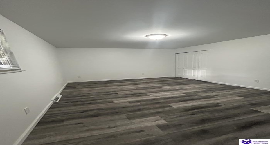 Thomas Street, Radcliff, Kentucky 40160, ,2 BathroomsBathrooms,For Sale,Thomas Street,HK24004607