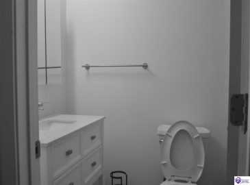 Thomas Street, Radcliff, Kentucky 40160, ,2 BathroomsBathrooms,For Sale,Thomas Street,HK24004607