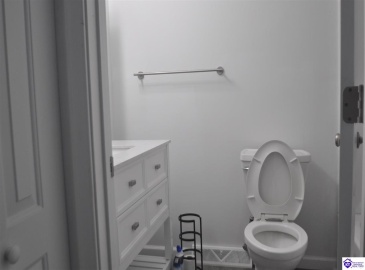 Thomas Street, Radcliff, Kentucky 40160, ,2 BathroomsBathrooms,For Sale,Thomas Street,HK24004607