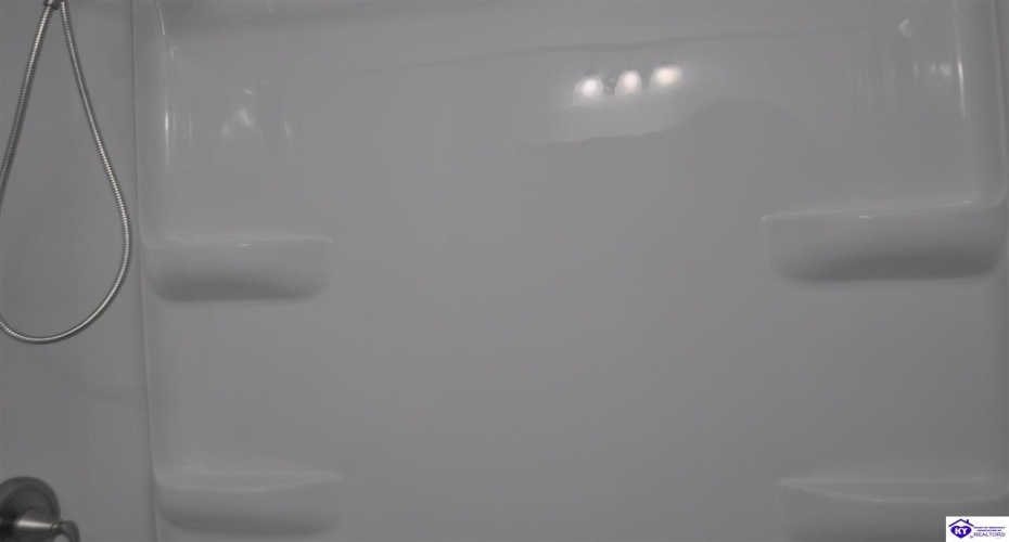 Thomas Street, Radcliff, Kentucky 40160, ,2 BathroomsBathrooms,For Sale,Thomas Street,HK24004607