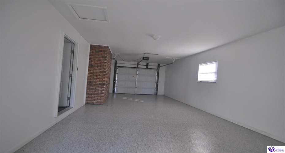 Thomas Street, Radcliff, Kentucky 40160, ,2 BathroomsBathrooms,For Sale,Thomas Street,HK24004607