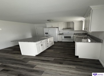 Thomas Street, Radcliff, Kentucky 40160, ,2 BathroomsBathrooms,For Sale,Thomas Street,HK24004607