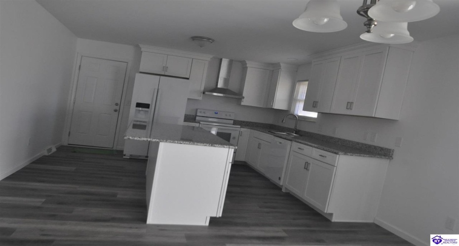 Thomas Street, Radcliff, Kentucky 40160, ,2 BathroomsBathrooms,For Sale,Thomas Street,HK24004607