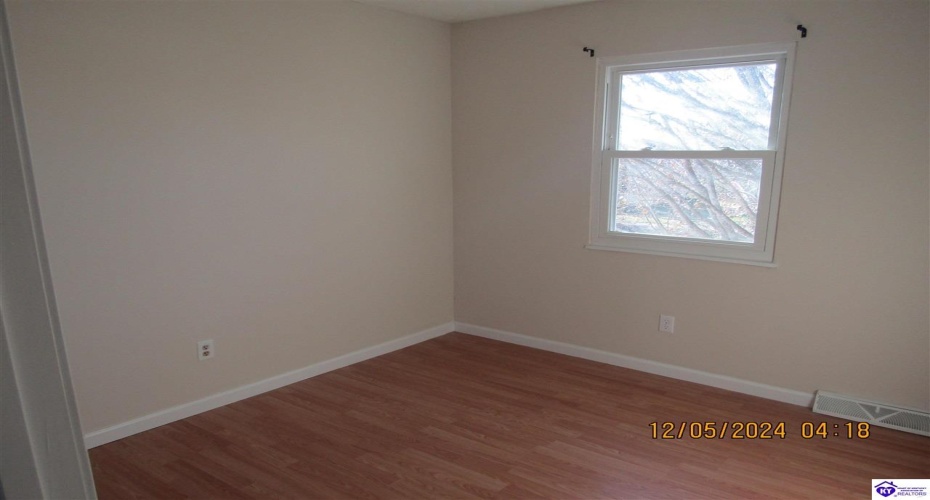 Janet Drive, Radcliff, Kentucky 40160, ,2 BathroomsBathrooms,For Sale,Janet Drive,HK24004609