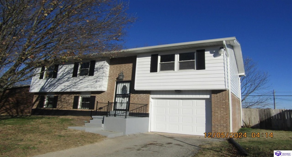 Janet Drive, Radcliff, Kentucky 40160, ,2 BathroomsBathrooms,For Sale,Janet Drive,HK24004609