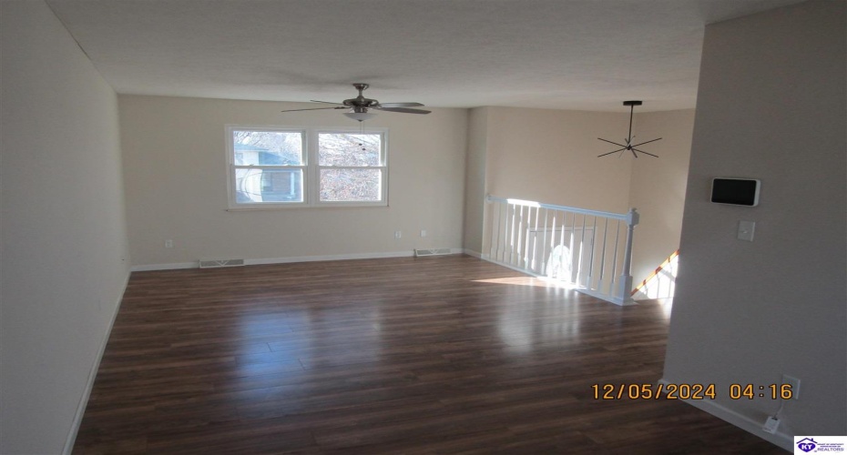 Janet Drive, Radcliff, Kentucky 40160, ,2 BathroomsBathrooms,For Sale,Janet Drive,HK24004609