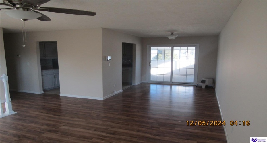 Janet Drive, Radcliff, Kentucky 40160, ,2 BathroomsBathrooms,For Sale,Janet Drive,HK24004609