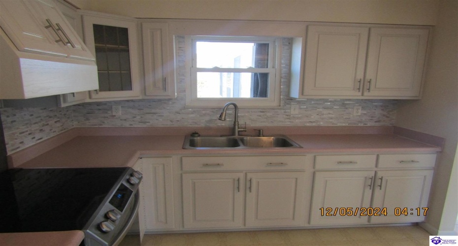 Janet Drive, Radcliff, Kentucky 40160, ,2 BathroomsBathrooms,For Sale,Janet Drive,HK24004609