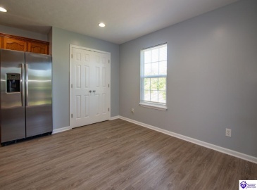 Lake Spring Court, Elizabethtown, Kentucky 42701, ,3 BathroomsBathrooms,For Sale,Lake Spring Court,HK24004610