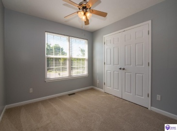 Lake Spring Court, Elizabethtown, Kentucky 42701, ,3 BathroomsBathrooms,For Sale,Lake Spring Court,HK24004610