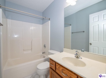 Lake Spring Court, Elizabethtown, Kentucky 42701, ,3 BathroomsBathrooms,For Sale,Lake Spring Court,HK24004610