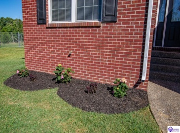 Lake Spring Court, Elizabethtown, Kentucky 42701, ,3 BathroomsBathrooms,For Sale,Lake Spring Court,HK24004610