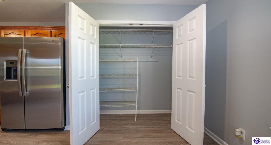 Lake Spring Court, Elizabethtown, Kentucky 42701, ,3 BathroomsBathrooms,For Sale,Lake Spring Court,HK24004610