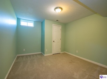 Lake Spring Court, Elizabethtown, Kentucky 42701, ,3 BathroomsBathrooms,For Sale,Lake Spring Court,HK24004610