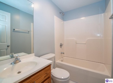 Lake Spring Court, Elizabethtown, Kentucky 42701, ,3 BathroomsBathrooms,For Sale,Lake Spring Court,HK24004610