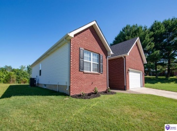 Lake Spring Court, Elizabethtown, Kentucky 42701, ,3 BathroomsBathrooms,For Sale,Lake Spring Court,HK24004610