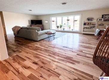 Charlemagne Boulevard, Elizabethtown, Kentucky 42701, ,3 BathroomsBathrooms,For Sale,Charlemagne Boulevard,HK24004613