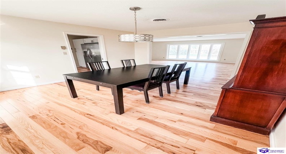 Charlemagne Boulevard, Elizabethtown, Kentucky 42701, ,3 BathroomsBathrooms,For Sale,Charlemagne Boulevard,HK24004613