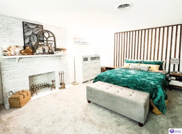 Charlemagne Boulevard, Elizabethtown, Kentucky 42701, ,3 BathroomsBathrooms,For Sale,Charlemagne Boulevard,HK24004613