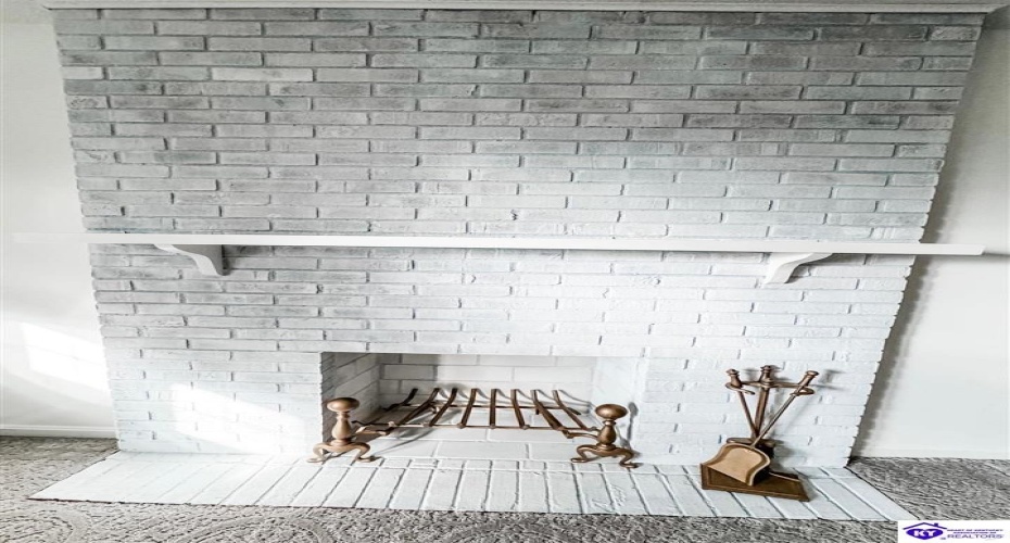 Charlemagne Boulevard, Elizabethtown, Kentucky 42701, ,3 BathroomsBathrooms,For Sale,Charlemagne Boulevard,HK24004613