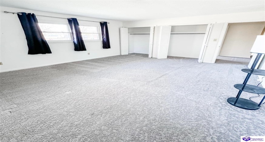 Charlemagne Boulevard, Elizabethtown, Kentucky 42701, ,3 BathroomsBathrooms,For Sale,Charlemagne Boulevard,HK24004613