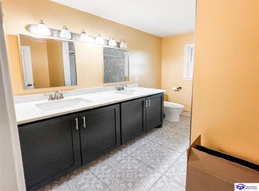 Charlemagne Boulevard, Elizabethtown, Kentucky 42701, ,3 BathroomsBathrooms,For Sale,Charlemagne Boulevard,HK24004613