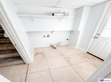 Charlemagne Boulevard, Elizabethtown, Kentucky 42701, ,3 BathroomsBathrooms,For Sale,Charlemagne Boulevard,HK24004613