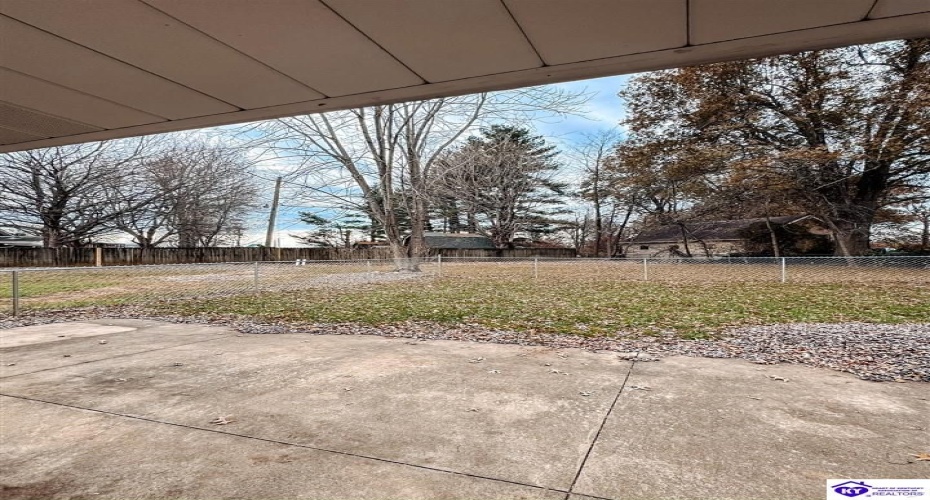 Charlemagne Boulevard, Elizabethtown, Kentucky 42701, ,3 BathroomsBathrooms,For Sale,Charlemagne Boulevard,HK24004613