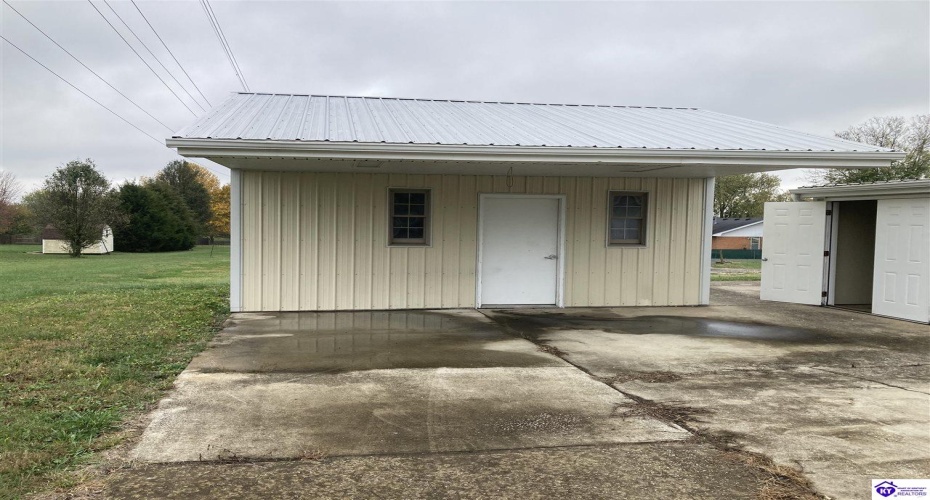 Hodgenville Road, Elizabethtown, Kentucky 42701, ,For Sale,Hodgenville Road,HK24004618
