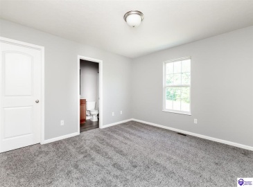 Blossom Lane, Elizabethtown, Kentucky 42701, ,2 BathroomsBathrooms,For Sale,Blossom Lane,HK24002276