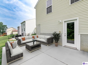 Blossom Lane, Elizabethtown, Kentucky 42701, ,2 BathroomsBathrooms,For Sale,Blossom Lane,HK24002276