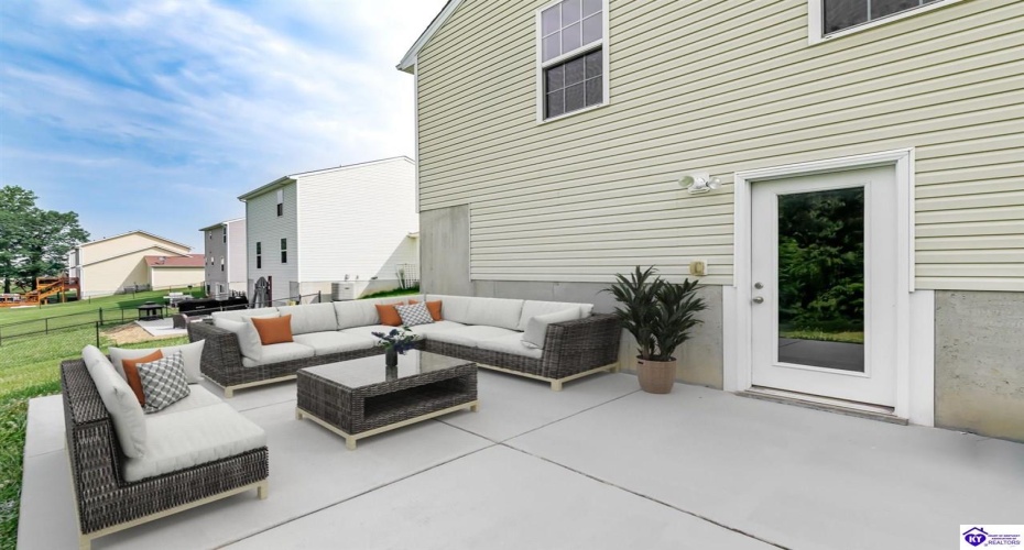 Blossom Lane, Elizabethtown, Kentucky 42701, ,2 BathroomsBathrooms,For Sale,Blossom Lane,HK24002276