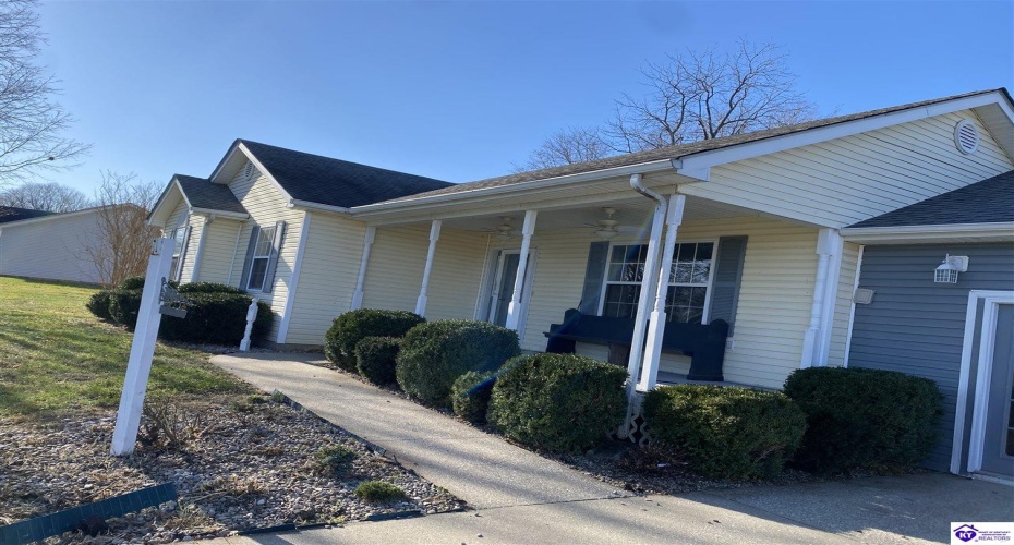 Cecilia Smiths Mill Road, Cecilia, Kentucky 42724, ,3 BathroomsBathrooms,For Sale,Cecilia Smiths Mill Road,HK24004626