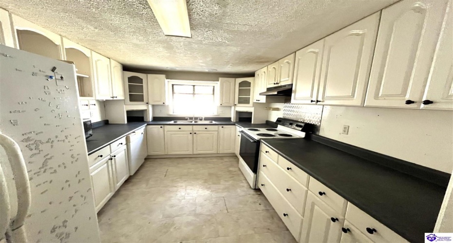 Country Lane, Lebanon Junction, Kentucky 40150, ,1 BathroomBathrooms,For Sale,Country Lane,HK24004627