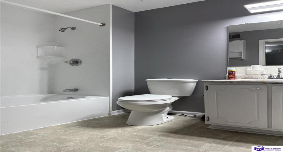 Kentucky Circle, Radcliff, Kentucky 40160, ,2 BathroomsBathrooms,For Sale,Kentucky Circle,HK24004628