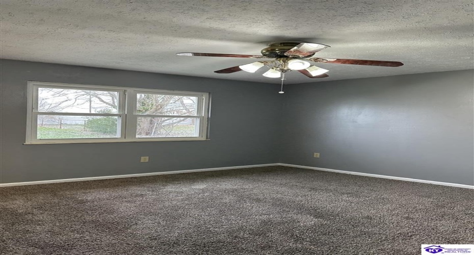 Kentucky Circle, Radcliff, Kentucky 40160, ,2 BathroomsBathrooms,For Sale,Kentucky Circle,HK24004628